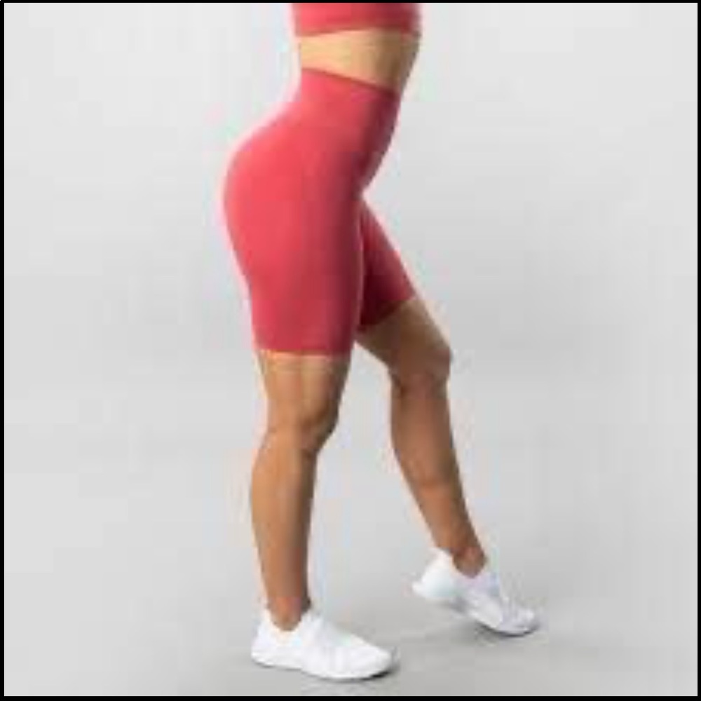 Alphalete Seamless Biker Shorts